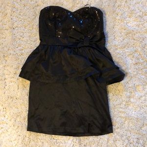 Chic black tight fitting dress